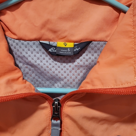 Eddie Bauer Women's Wind/Rain Jacket - Picture 5 of 8